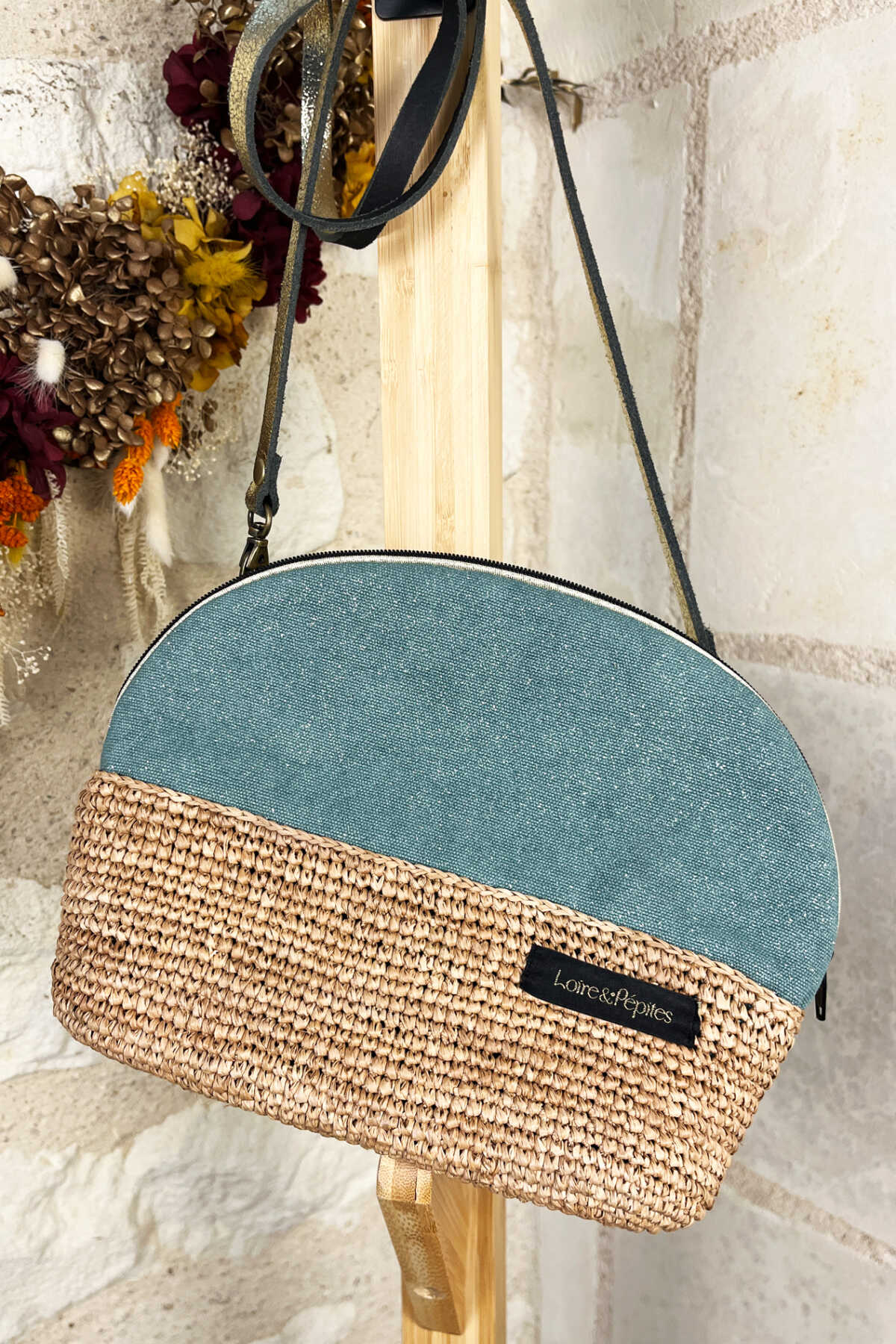 SAC BANDOULIERE TROUSSE RAPHIA – Blue denim