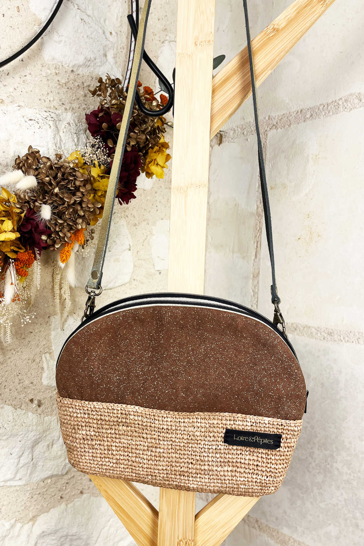 SAC BANDOULIERE TROUSSE RAPHIA – Coffee