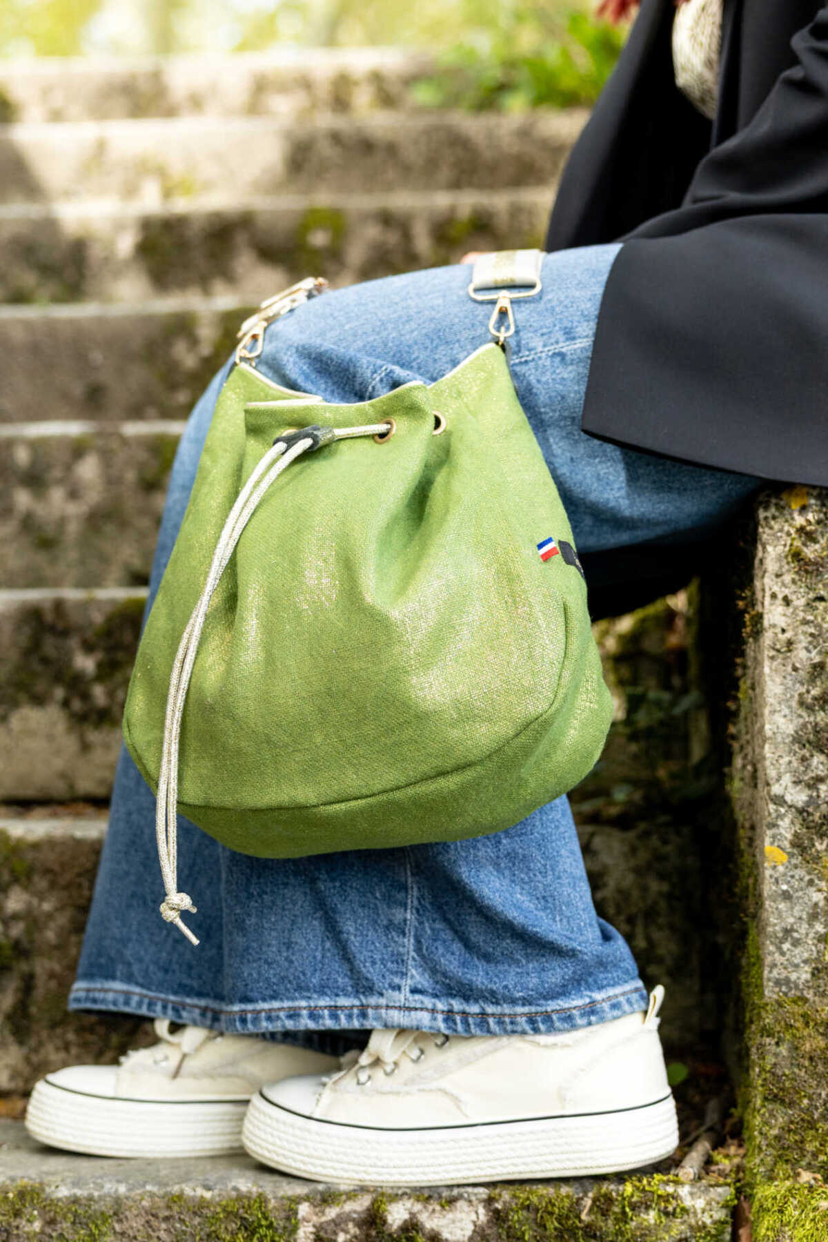 SAC SEAU BANDOULIERE – LIN irisé – Vert green/doré