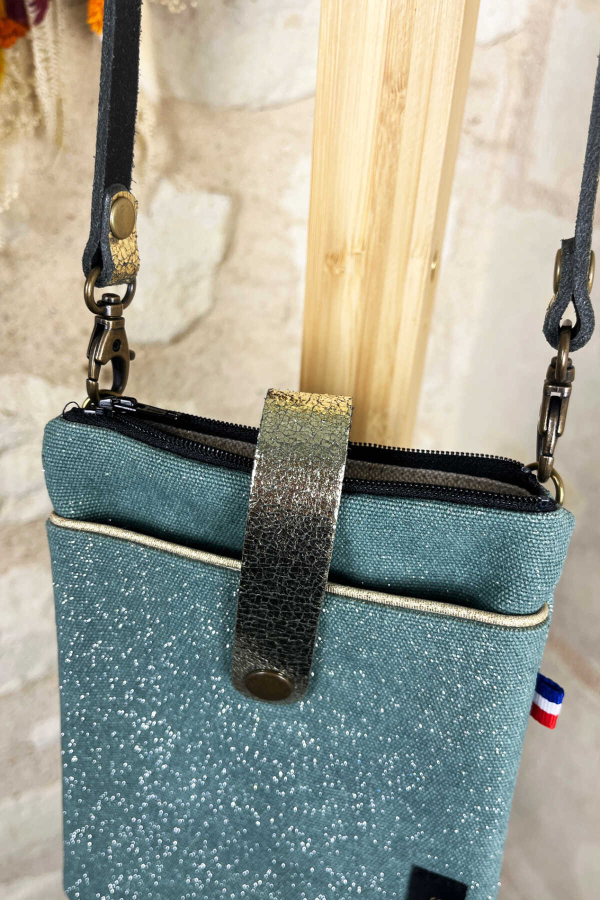 POCHETTE TELEPHONE BANDOULIERE – Pailletée – Blue denim