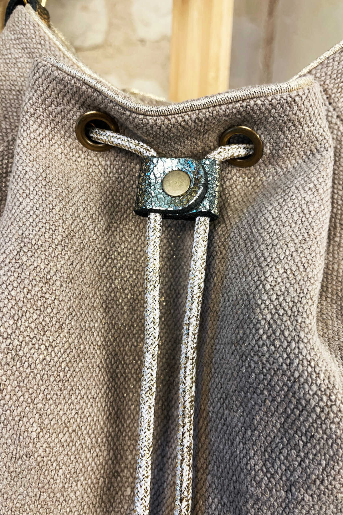 SAC SEAU BANDOULIERE – LIN irisé – Naturel/doré
