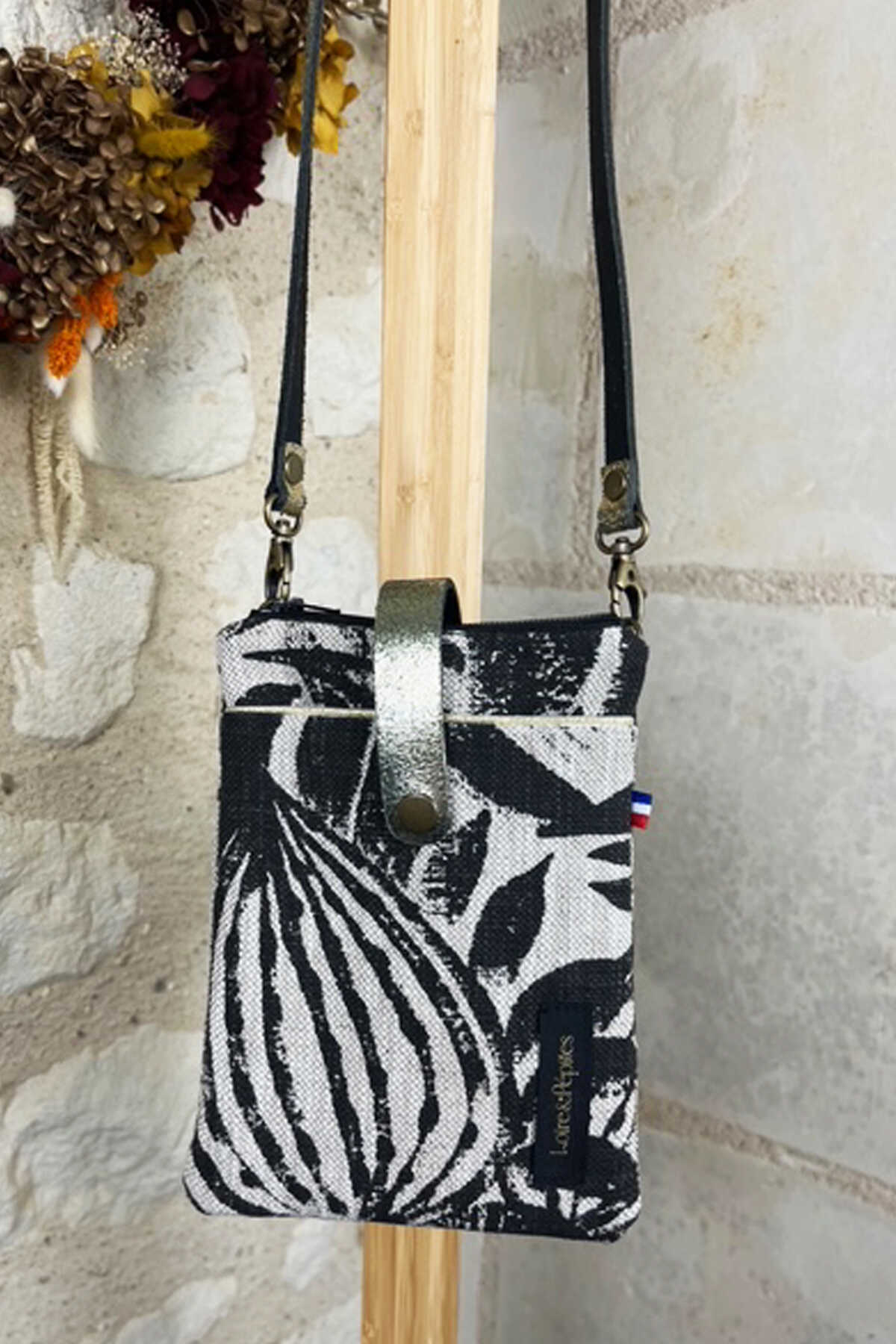 POCHETTE TELEPHONE BANDOULIERE – Feuillage Noir
