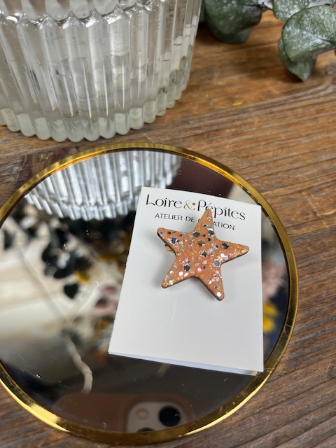 BROCHE Etoile – Résine et paillettes – Mini
