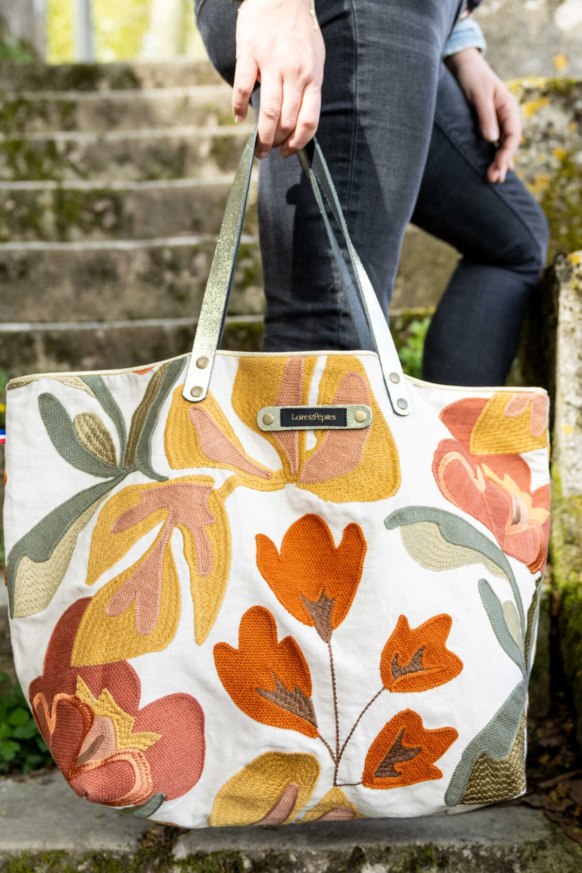 CABAS FLORALE – Brodé fond écru