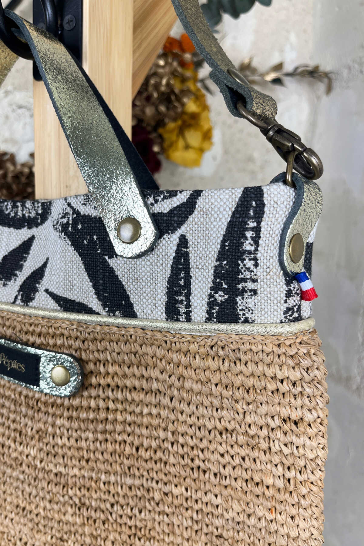 SAC A MAIN BANDOULIERE –  Raphia/lin – Feuillage noir