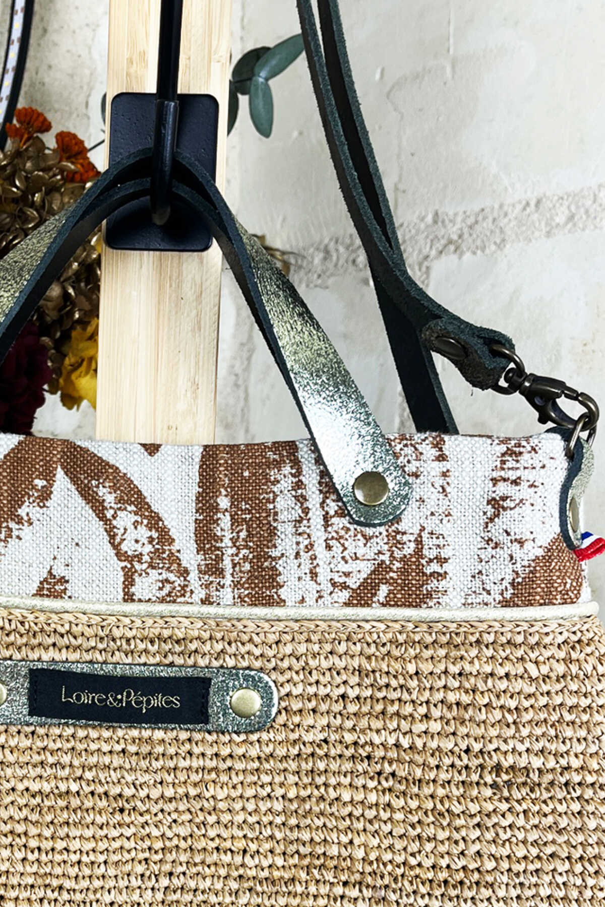 SAC A MAIN BANDOULIERE –  Raphia/lin – Feuillage terracota