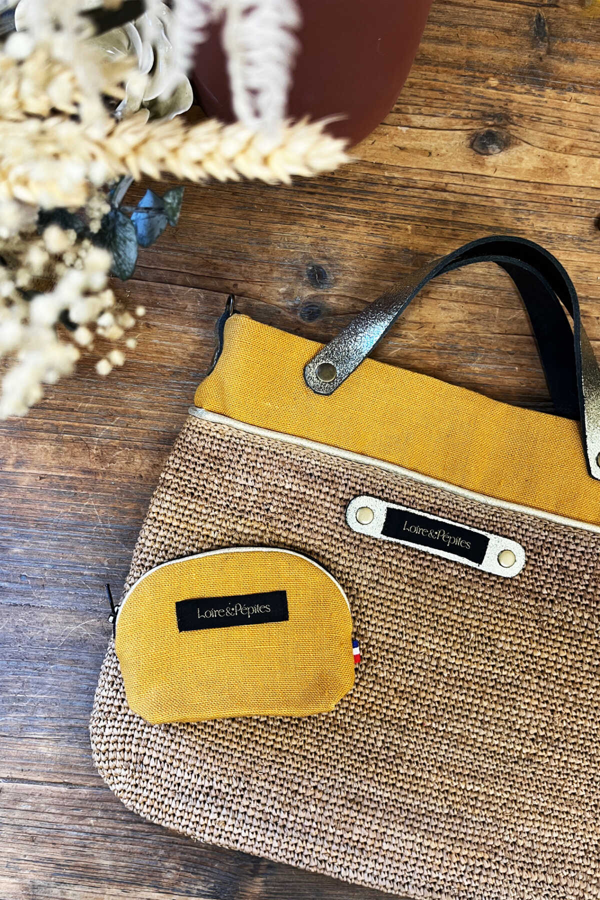 SAC A MAIN BANDOULIERE –  Raphia/lin – Jaune curry