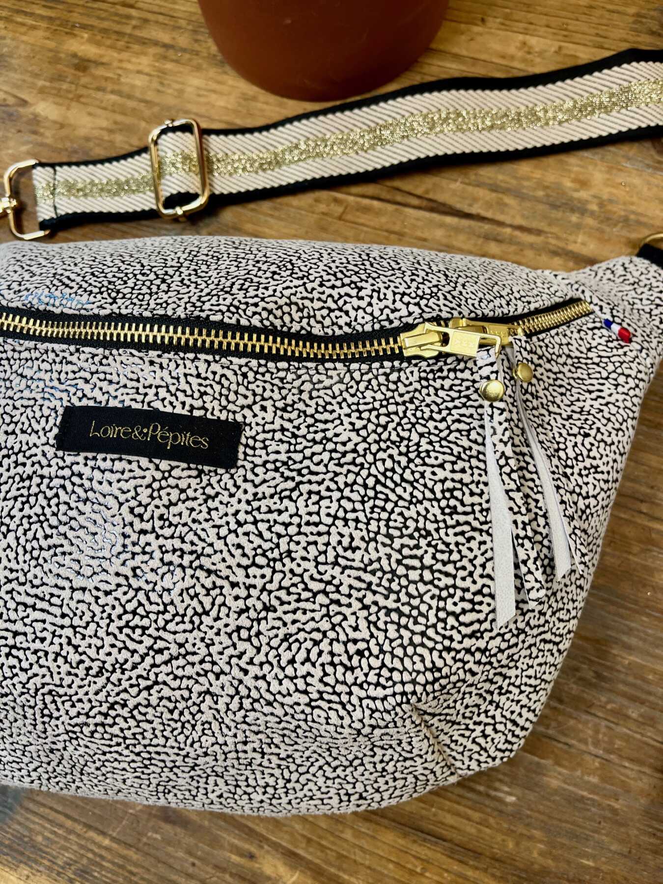 BANANE – Cuir – Dalmatien