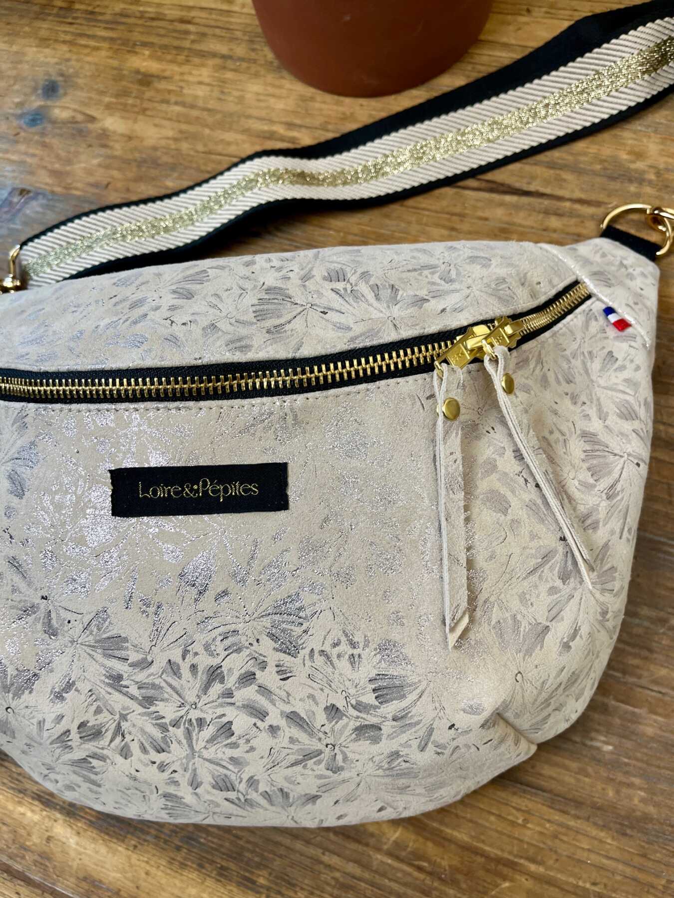 BANANE – Cuir – Floral irisé beige