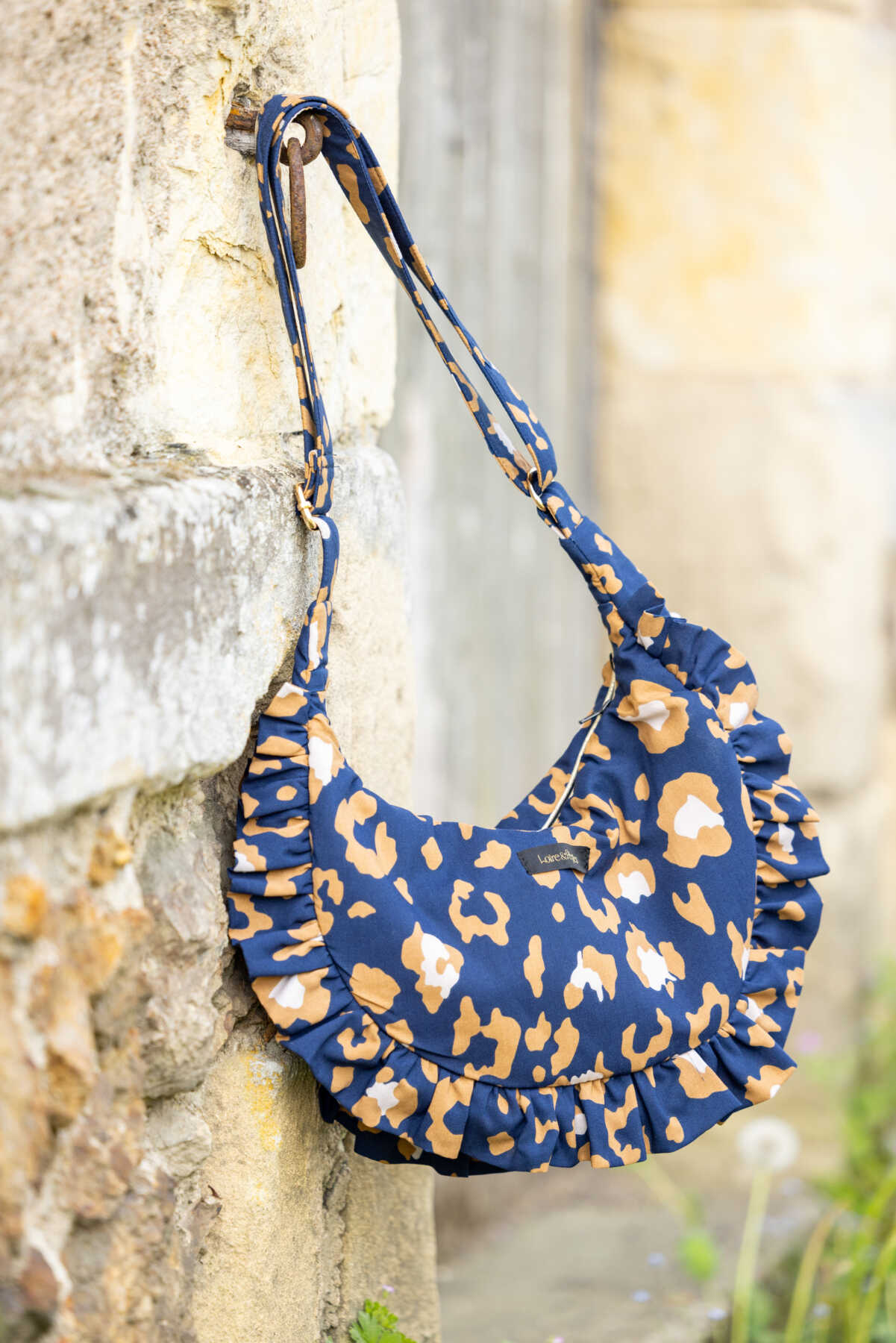 Sac demi-lune bandoulière à volants – Image 7
